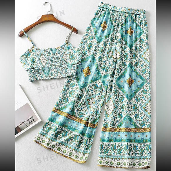 Green/blue/gold two piece co-ord set - Picture 2 of 6
